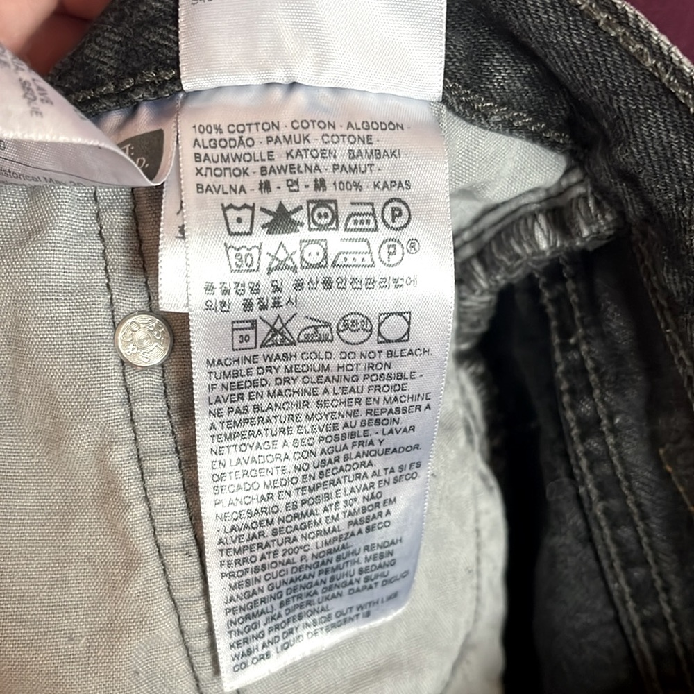 LEVI’s 501 Mid-Rise Short - Picture 6 of 8